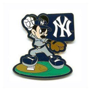 Disney Mickey Mouse Pin   Baseball Player   New York Yankees : Everything Else