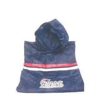 New England Patriots Hooded Rain Poncho   Size Bigger : Sports Fan Outerwear Jackets : Sports & Outdoors