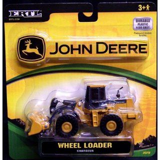 1:50 John Deere 824K Wheel Loader: Toys & Games