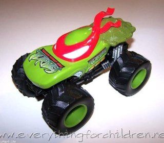 Hot Wheels Monster Jam  TEENAGE MUTANT NINJA TURTLES: Toys & Games