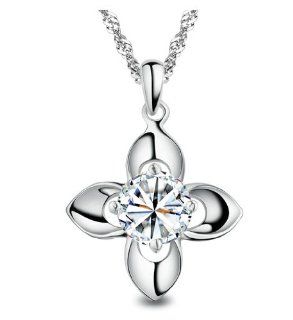 18k Gold Plated Sterling Silver Necklace Perfect Hearts and Arrows Cut Diamond "Lucky Clover" Pendant: Arts, Crafts & Sewing
