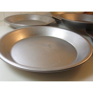 Focus Foodservice Commercial Bakeware 10 Inch Pie Pan: Kitchen & Dining