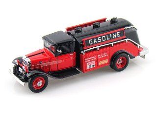 1934 Ford BB 157 Gas Tanker Truck 1/43 Red: Toys & Games