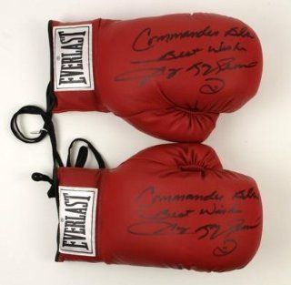 Sugar Ray Leonard Dual Signed Boxing Gloves, , Mint   JSA Certified   Autographed Boxing Gloves: Sports Collectibles