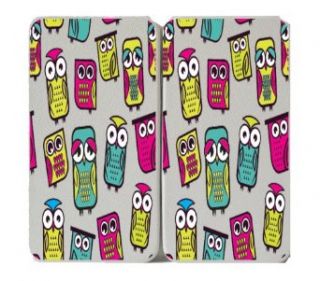 Colorful Cartoon Hootie Owl Pattern Background   Taiga Hinge Wallet Clutch: Clothing
