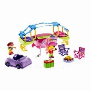 Fisher Price Little People   Sarah Lynn And Her Camping Adventure: Toys & Games