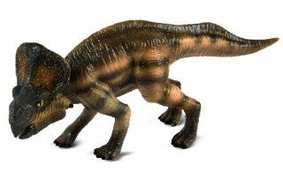 Jurassic Hunters Protoceratops Model: Toys & Games