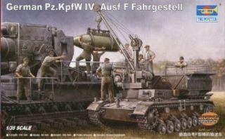 Trumpeter 1/35 German Panzer IV Ausf F Chassis Munitions Carrier (Expert Series): Toys & Games