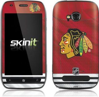NHL   Chicago Blackhawks   Chicago Blackhawks Home Jersey   Nokia Lumia 710   Skinit Skin: Cell Phones & Accessories