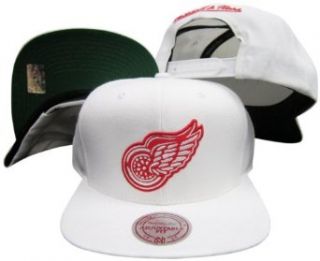Detroit Red Wings Solid White Snapback Adjustable Plastic Snap Hat / Cap: Clothing