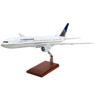 B777 200 Continental: Toys & Games