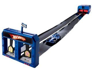 Hot Wheels Indy Roll Up Raceway: Toys & Games