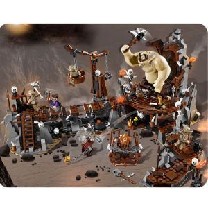 LEGO The Hobbit: The Goblin King Battle (79010)      Toys