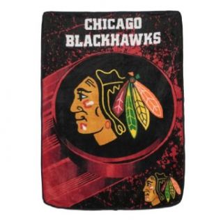 NHL Chicago Blackhawks Super Soft Plush Blanket / Fleece Couch Throw   Multicolor Clothing