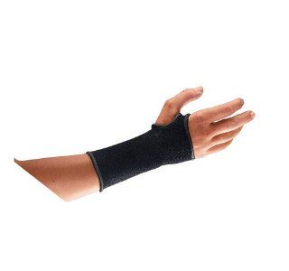 Mueller Wrist Support Elastic, provides support and full range of motion, Black   Regular #405REG: Sports & Outdoors