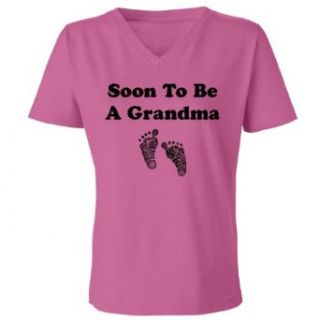 So Relative! Soon To Be A Grandma (Baby Footprints) Women's V Neck T Shirt: Clothing