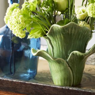 Tulip Porcelain Vase by A&B Home Group, Inc