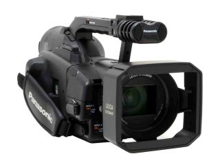 Panasonic AG DVX100B 3CCD 3.5"LCD 10X Optical Zoom Professional Camcorder